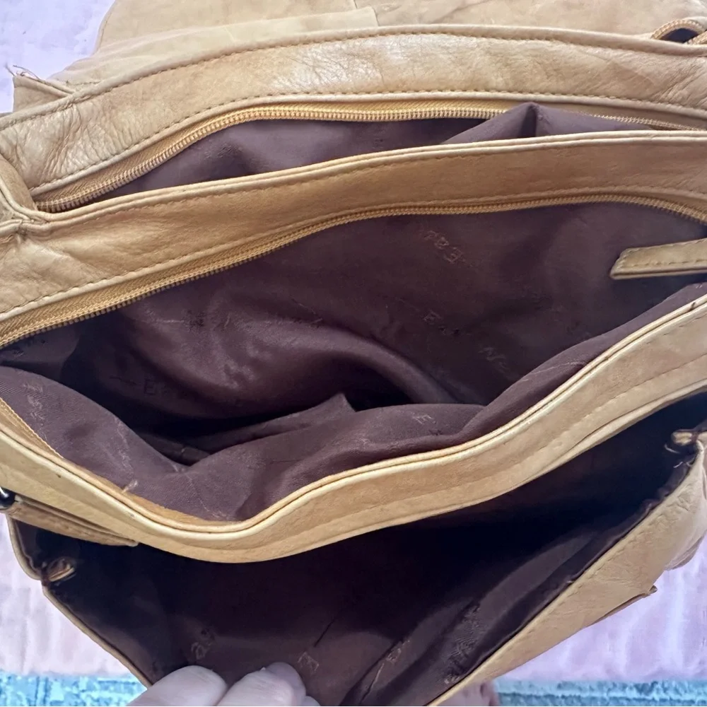 East West Elegant Tan Crossbody Bag - Picture 5 of 7